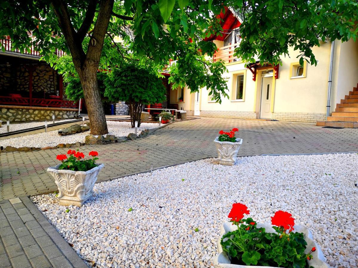Zoeld Sziget Wellness Bed & Breakfast Egerszalok Bagian luar foto