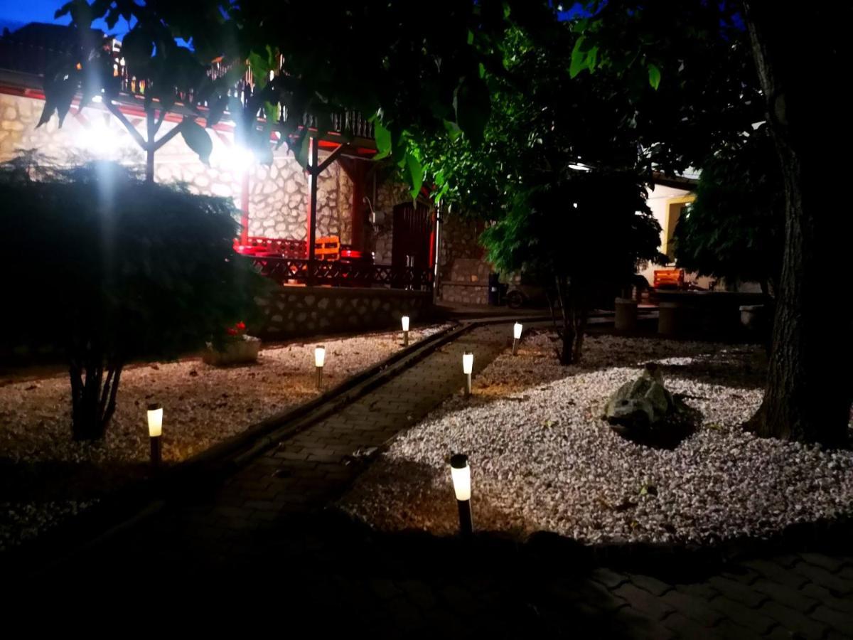 Zoeld Sziget Wellness Bed & Breakfast Egerszalok Bagian luar foto